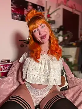 Snapshot of Pia_July_ chatting on December 19, 2024, 8:55 pm Pia July online show from December 19, 2024, 8:55 pm