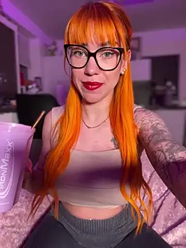 Snapshot of Pia_July_ chatting on January 10, 2025, 9:10 pm Pia July online show from January 10, 2025, 9:10 pm