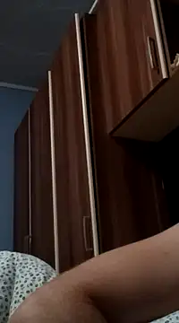 Snapshot of Rolandxxxr chatting on February 7, 2025, 5:29 pm Rolandxxxr online show from February 7, 2025, 5:29 pm