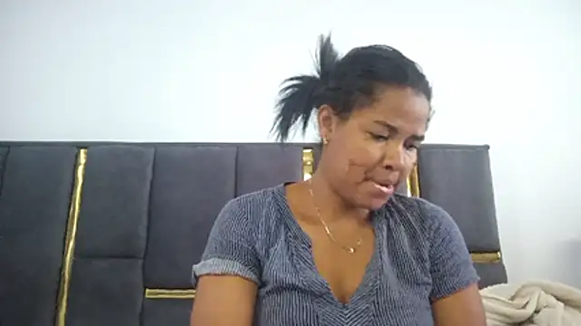 Snapshot of aleixane chatting on June 25, 2026, 5:07 am aleixane online show from June 25, 2026, 5:07 am