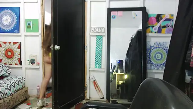 solamatista11 online show from October 17, 2025, 10:12 pm