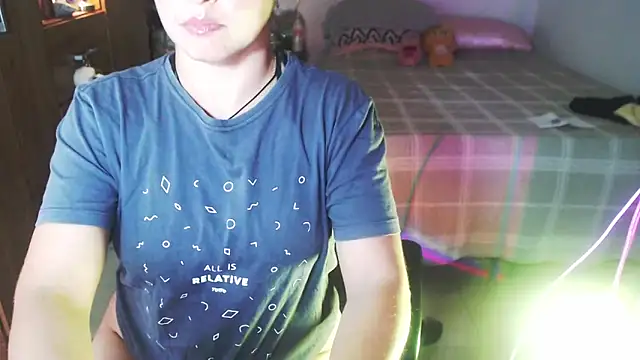 solamatista11 online show from April 22, 2026, 7:04 pm