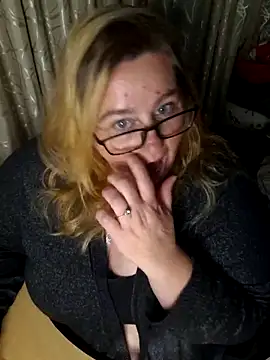 Iceprincess2bad4u online show from November 10, 2025, 6:18 pm