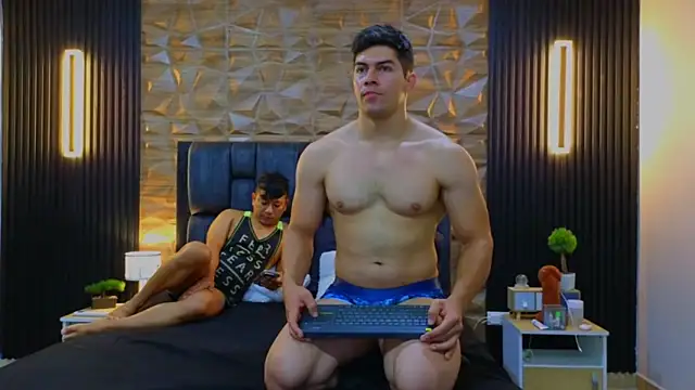 FelipeAndMarcello3 online show from February 13, 2025, 3:56 pm