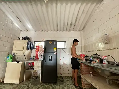 Max TheHorseDick online show from April 16, 2026, 9:39 pm