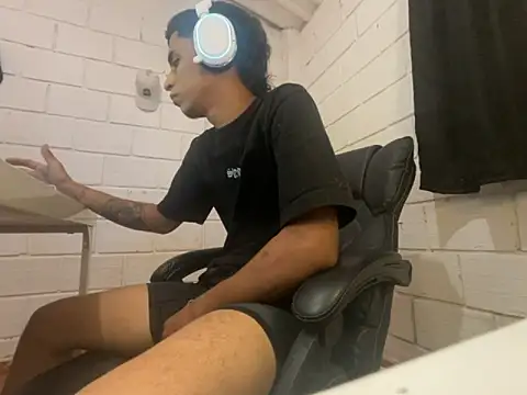 Max TheHorseDick online show from May 21, 2026, 12:06 am