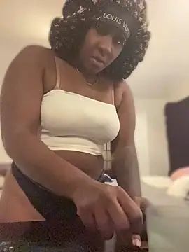 Foreignthababyy online show from May 18, 2026, 7:52 pm