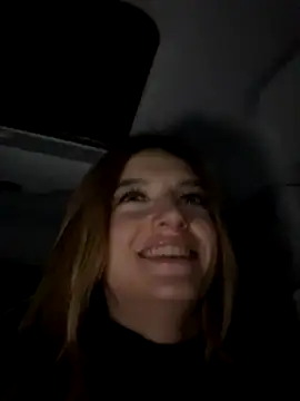 -AngelAri- online show from September 22, 2025, 9:06 pm