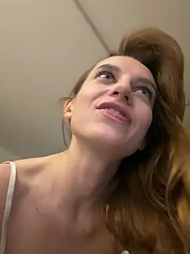 -AngelAri- online show from February 15, 2026, 9:11 pm