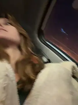 Snapshot of -AngelAri- chatting on April 9, 2026, 6:02 pm -AngelAri- online show from April 9, 2026, 6:02 pm