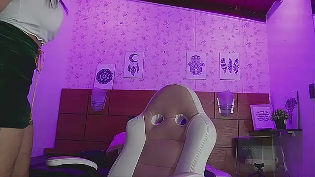 mssburbuja online show from March 15, 2025, 3:18 am