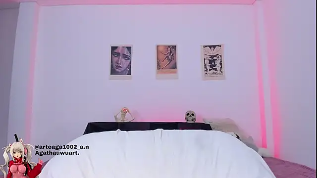 Snapshot of Moonlight1002 chatting on October 12, 2025, 1:59 am Moonlight1002 online show from October 12, 2025, 1:59 am