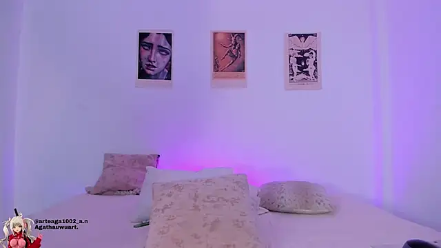 Snapshot of Moonlight1002 chatting on November 28, 2025, 2:42 pm Moonlight1002 online show from November 28, 2025, 2:42 pm