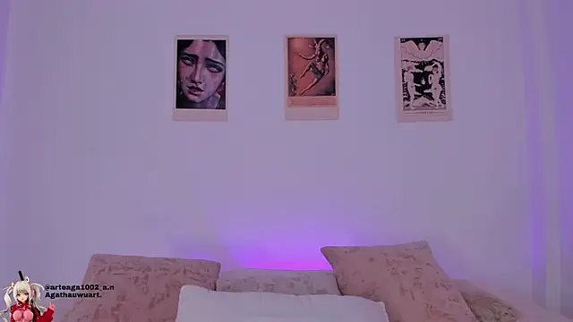 Snapshot of Moonlight1002 chatting on November 30, 2025, 6:01 pm Moonlight1002 online show from November 30, 2025, 6:01 pm