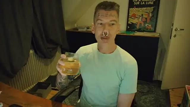 Snapshot of FREAK-Alex-Kanyon chatting on March 4, 2026, 9:32 pm FREAK-Alex-Kanyon online show from March 4, 2026, 9:32 pm