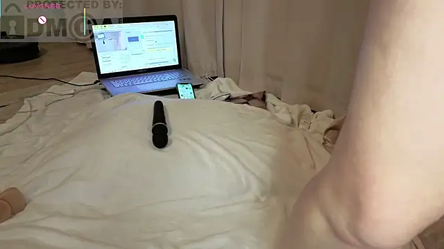 sexyshowow online show from December 19, 2025, 2:35 pm