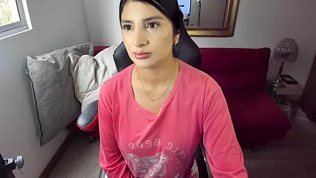 NicolettColin online show from March 19, 2025, 7:06 pm