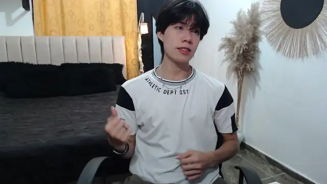 Elio-cam online show from March 18, 2026, 2:15 am