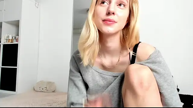 KenzieDawton online show from December 21, 2024, 4:41 am