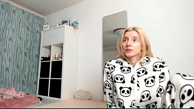 KenzieDawton online show from January 10, 2025, 5:15 am