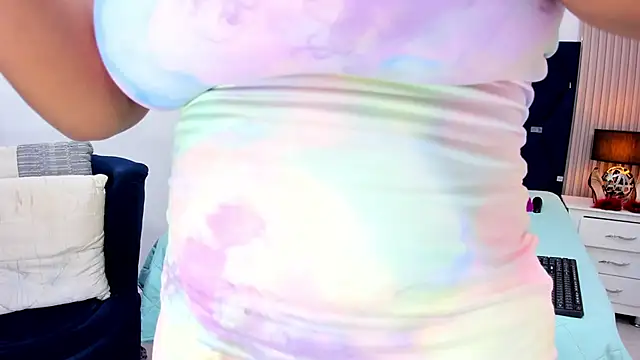 gabytyara2 online show from November 3, 2025, 6:09 pm