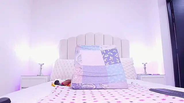 Snapshot of raven_lilith_ chatting on October 31, 2025, 3:18 am raven lilith online show from October 31, 2025, 3:18 am