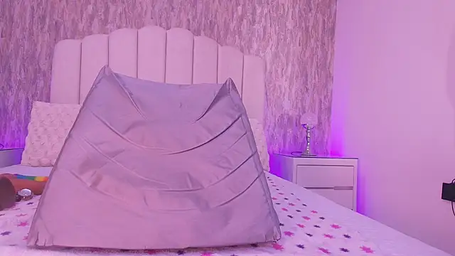 raven lilith  online show from April 1, 2026, 3:18 am