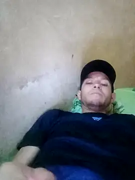 Snapshot of squirt_and_sex chatting on December 25, 2024, 8:07 pm squirt and sex online show from December 25, 2024, 8:07 pm