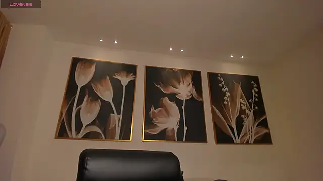 Snapshot of LindseyCox chatting on December 5, 2024, 7:28 pm LindseyCox online show from December 5, 2024, 7:28 pm