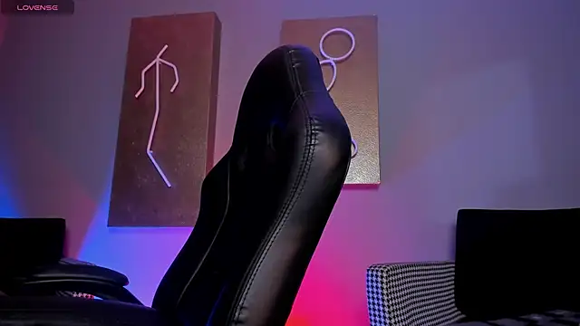 Snapshot of LindseyCox chatting on October 17, 2025, 4:15 am LindseyCox online show from October 17, 2025, 4:15 am