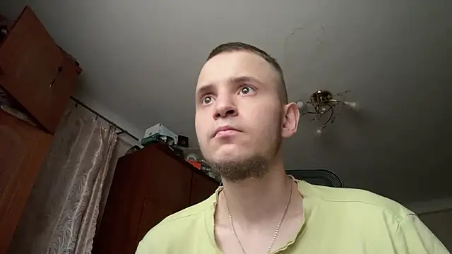 sweaticeboy online show from July 15, 2026, 1:38 pm