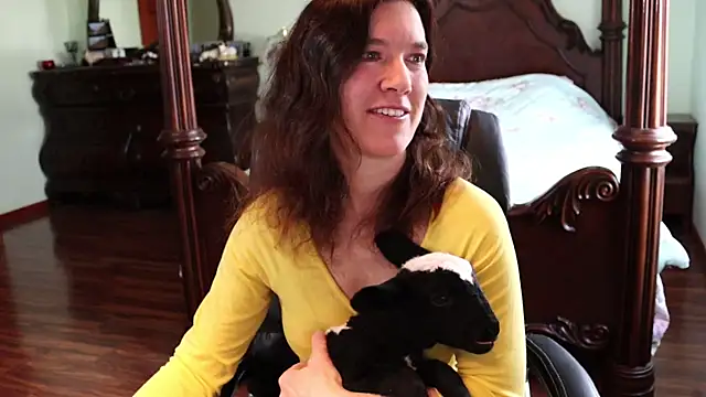 Snapshot of thornburyrose chatting on March 3, 2025, 2:37 pm thornburyrose online show from March 3, 2025, 2:37 pm