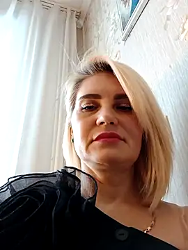 JennyOMay online show from February 25, 2026, 4:11 am