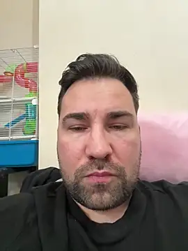 Miguelpm04 online show from February 25, 2026, 1:43 pm