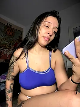 kiaraglam2 online show from October 29, 2025, 5:20 am