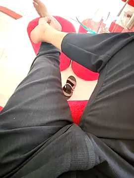 chaunguyen1993 online show from December 21, 2025, 7:26 am