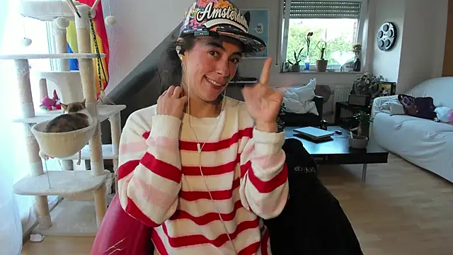 Snapshot of tinny_williams chatting on September 14, 2025, 6:23 am tinny williams online show from September 14, 2025, 6:23 am