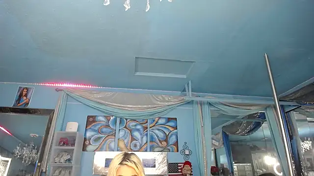 ADRIANNA FOX online show from April 14, 2026, 8:31 am