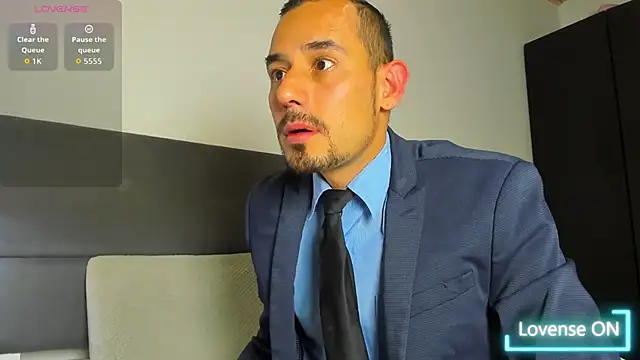 jhonyalzate2 online show from February 6, 2026, 3:00 am