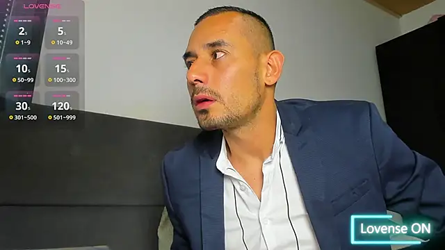 jhonyalzate2 online show from February 12, 2026, 3:12 am