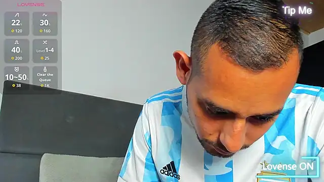 jhonyalzate2 online show from March 13, 2026, 3:13 am