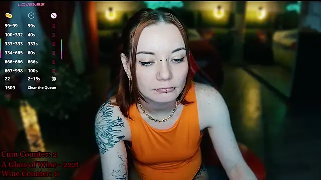 MaxPhoenixx online show from April 12, 2026, 5:29 pm