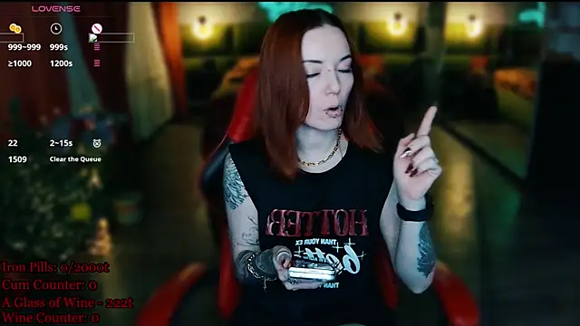 MaxPhoenixx online show from April 28, 2026, 6:35 pm