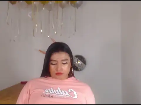 katrinawillff online show from February 15, 2026, 7:51 am