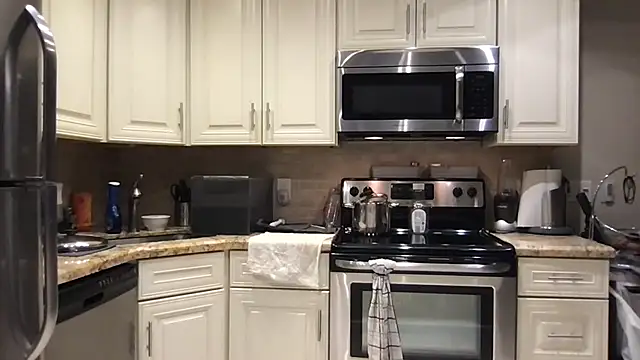 BigGuyMuscle online show from October 31, 2025, 5:52 am