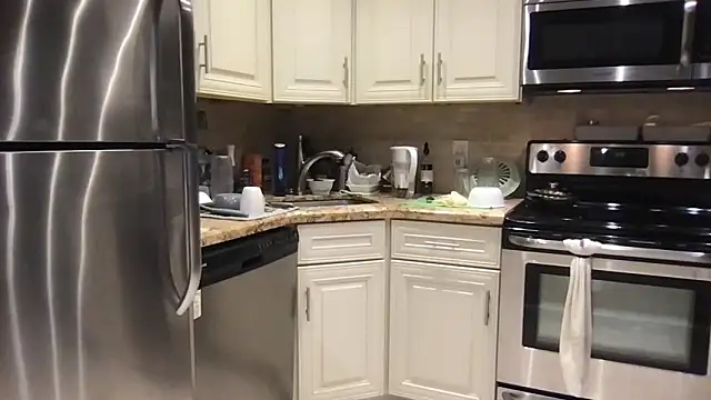 BigGuyMuscle online show from November 16, 2025, 9:48 am