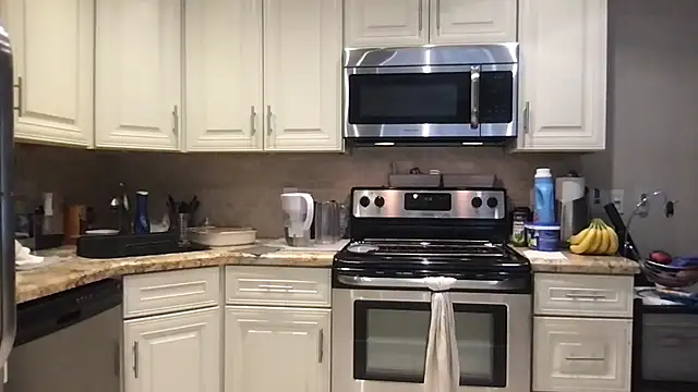 BigGuyMuscle online show from December 1, 2025, 1:16 pm