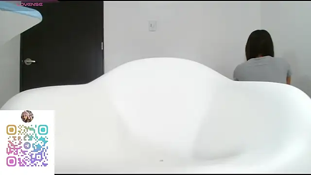 Betsy Thonson online show from March 21, 2025, 7:35 pm