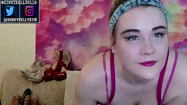 Snapshot of Kellylynn69 chatting on November 25, 2025, 2:22 am Kellylynn69 online show from November 25, 2025, 2:22 am