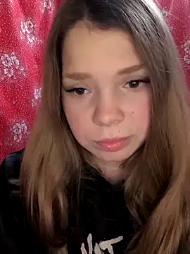 Zuli Kiska online show from December 17, 2025, 8:48 pm